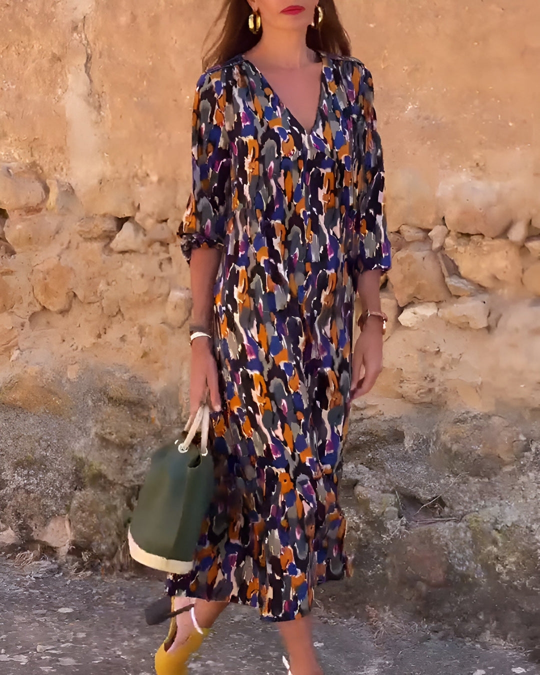 Laura | V-hals jurk met Retro Print