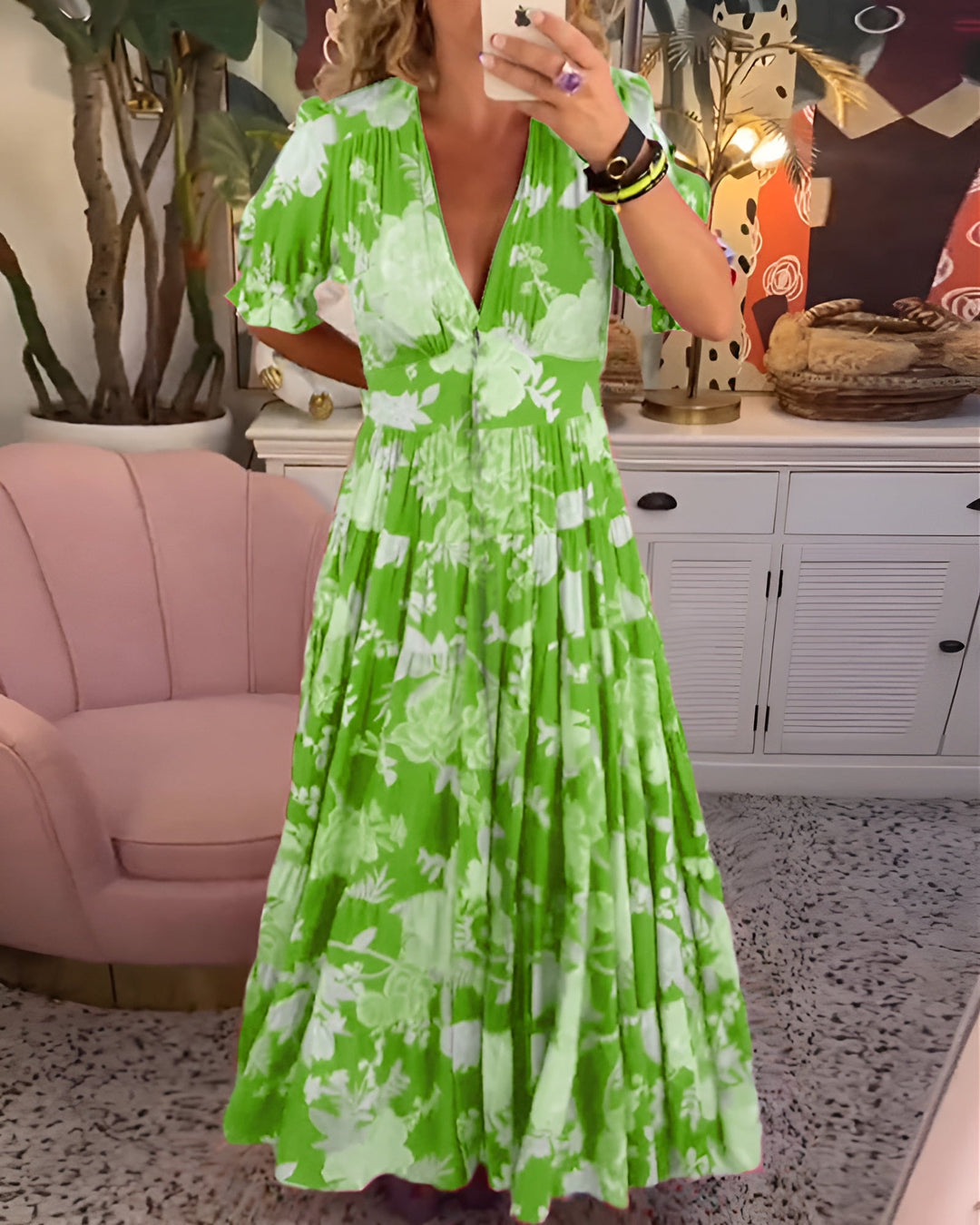 Carina | V-hals jurk met bloemenprint en zakken