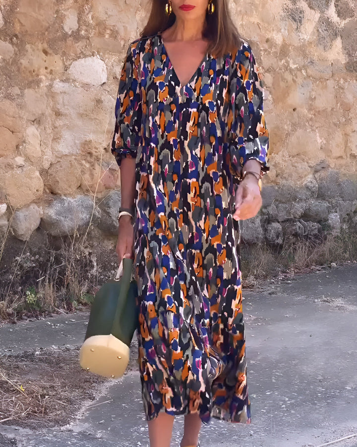 Laura | V-hals jurk met Retro Print